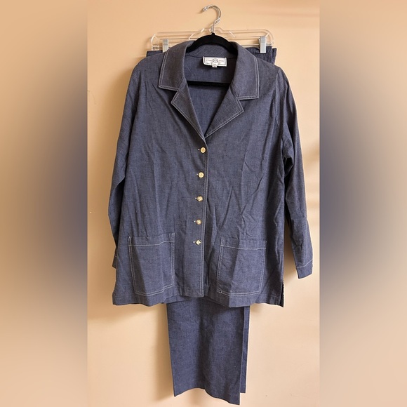 St. John Sport By Marie Grey Lightweight 2 pc Loungewear - Picture 1 of 10